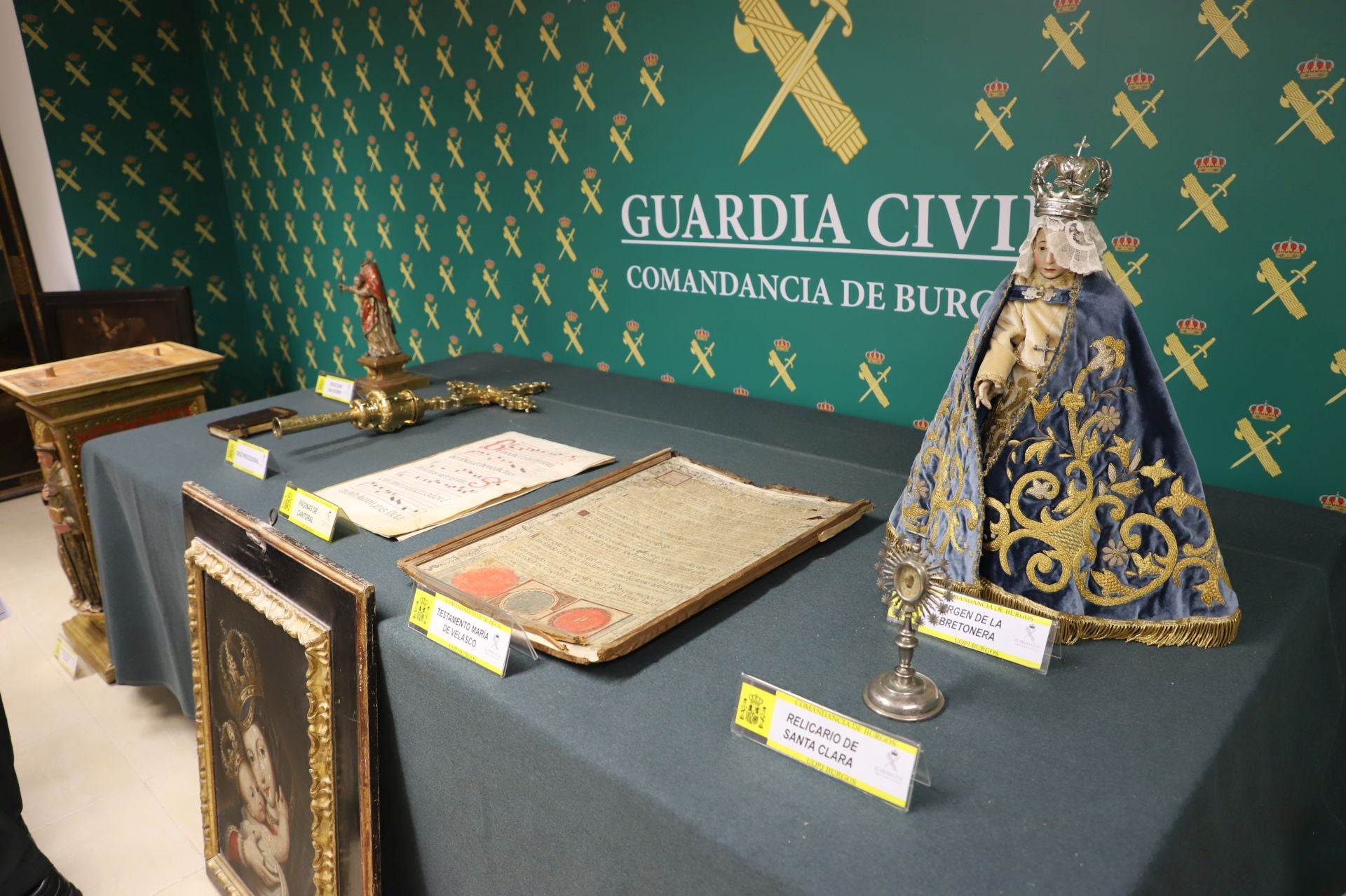 La Guardia Civil interviene más de 30 piezas de arte sacro trasladadas por las monjas cismáticas a Orduña