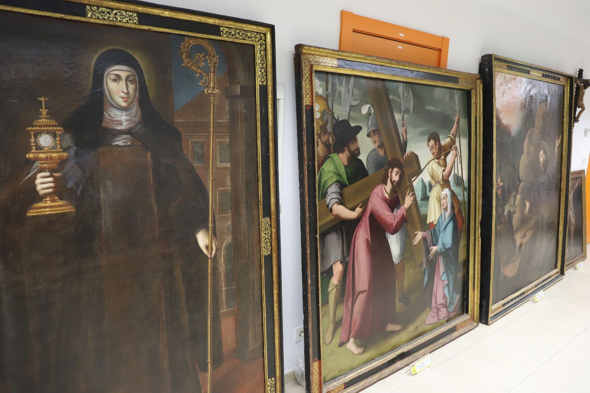 La Guardia Civil interviene más de 30 piezas de arte sacro trasladadas por las monjas cismáticas a Orduña