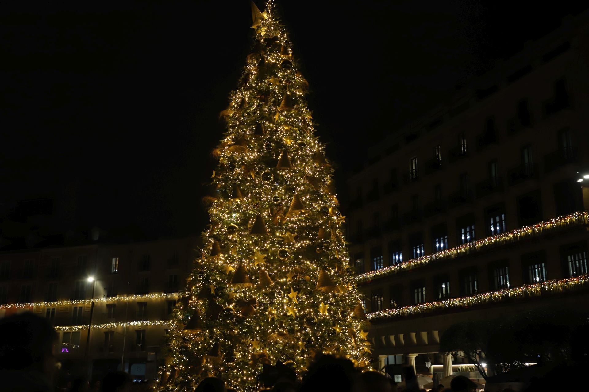 El encendido de las luces de Navidad de Burgos, en imágenes