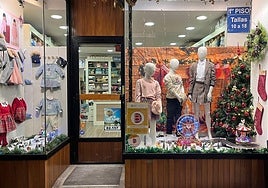 Escaparate de Azucena Kids.