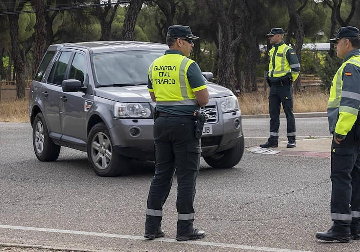 Imagen de una campaña de concienciación sobre los peligros de las conductas imprudentes al volante.