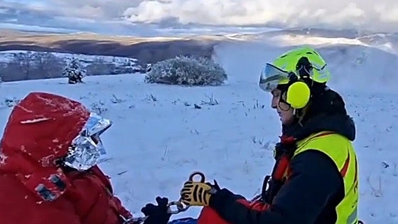 Rescatada en helicóptero una montañera tras lesionarse al bajar de un pico en Burgos