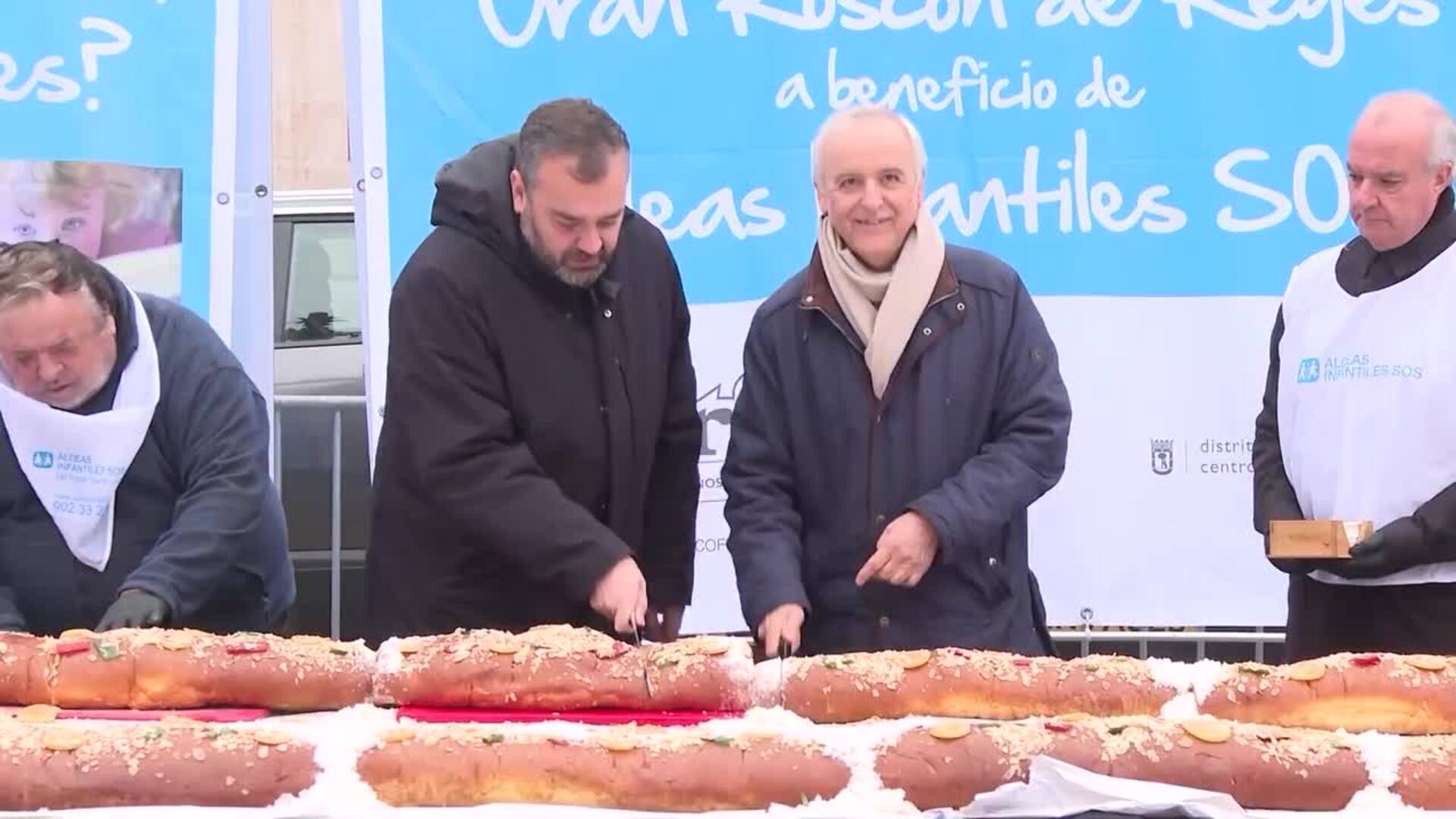 Aldeas Infantiles reparte 7.500 raciones de Roscón de Reyes en la Puerta del Sol