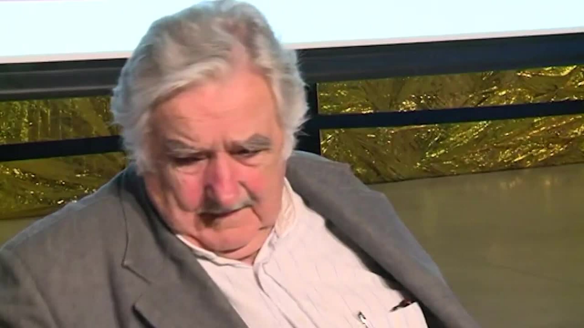 Mujica anuncia la extensión del cáncer, que no seguirá con el tratamiento y pide morir "tranqui