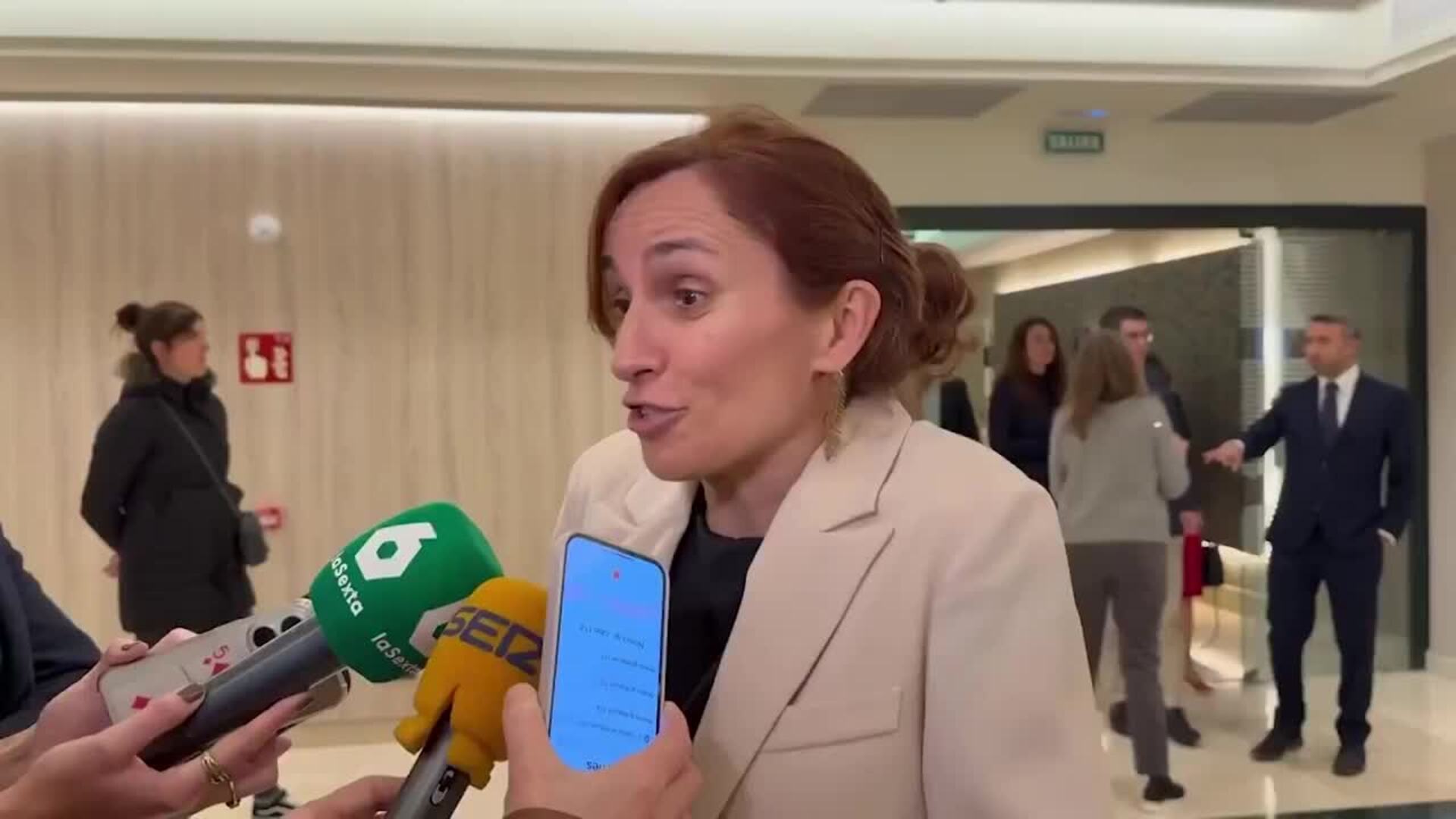 Mónica García ve "decepcionante" que se prime a las aseguradoras sobre la sanidad pública