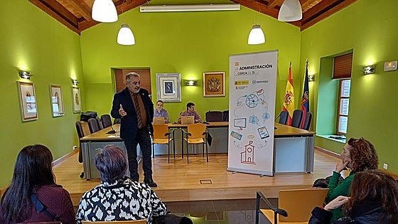 Más de 4.600 vecinos de la provincia de Burgos se forman para acercarse a la administración desde el medio rural