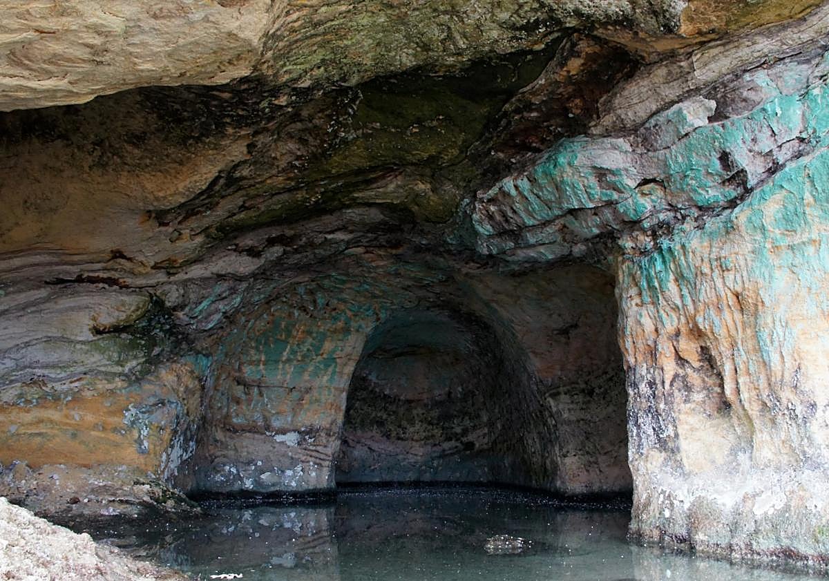 Imagen principal - Enclave de la Hoya de Huidobro en Burgos, espacio pionero en la explotación y exploración de petróleo en España.