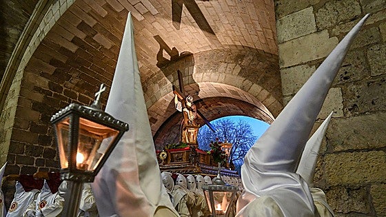 Las mejores imágnes de la procesión de El Encuentro en Burgos