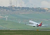 Se busca a los dueños de tres aviones «abandonados» en el aeropuerto de Burgos