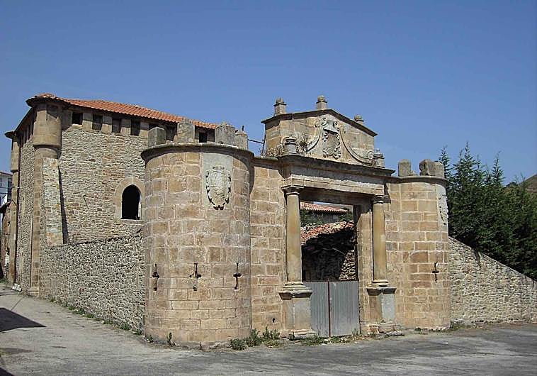 Imagen principal - Torre de Los Monteros, de los Velasco y de Cantimplor en Espinosa.