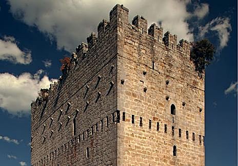 Imagen secundaria 1 - Torre de Los Monteros, de los Velasco y de Cantimplor en Espinosa.