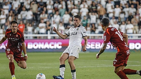 Termina el encuentro entre la Cultural y Deportiva Leonesa y el Burgos CF (0-2)