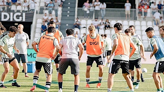 El Burgos CF, a por la victoria en el reencuentro con Julián Calero