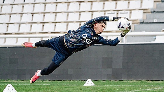 Bruno Iribarne, portero del Burgos CF, convocado por la Selección Española Sub-21
