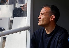 Sergio Francisco, en el banquillo de El Plantío.