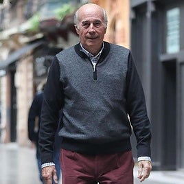 José Manuel Díaz Novoa en la calle Corrida de Gijón.