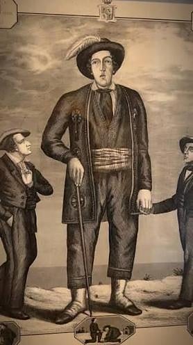 Imagen secundaria 2 - Esqueleto de un gigante y palacio de la Saldañuela.