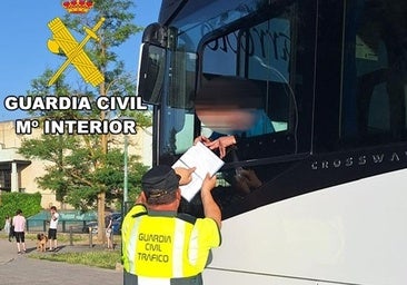 La Guardia Civil detecta cuatro infracciones muy graves de autobuses de transporte escolar en Burgos