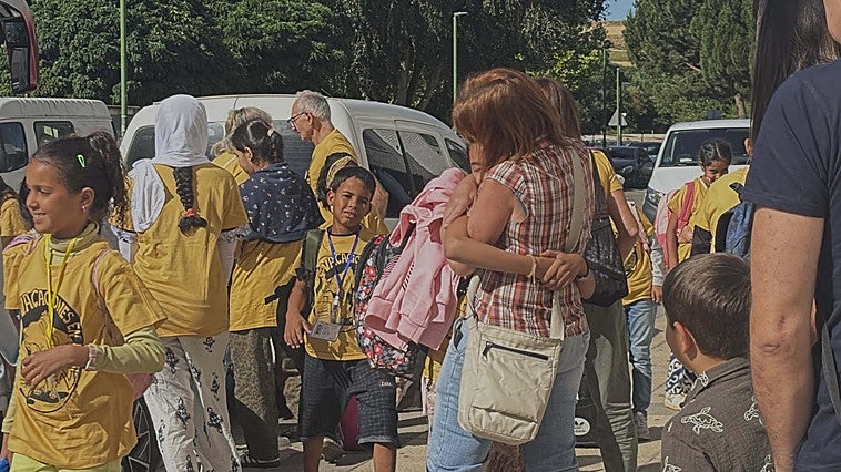 Llegada de los menores saharauis a Burgos, para iniciar sus Vacaciones en Paz.
