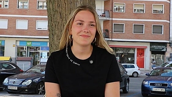 El orgullo de una comarca de Burgos hecho moda: Marina Martínez Ruiz lanza 'Toque de Clarín', la marca que une a todo un pueblo