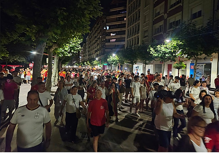 Imagen principal - La fiesta se prolongó durante toda la jornada