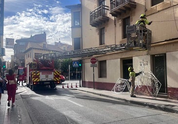 Aranda de Duero colocará anclajes para evitar el desprendimiento de luces ornamentales