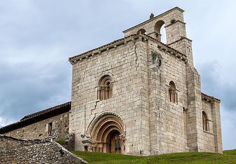 Imagen principal - Un paisaje de película en el norte de Burgos: el rincón natural que se ha hecho viral por su parecido con 'El Rey León'