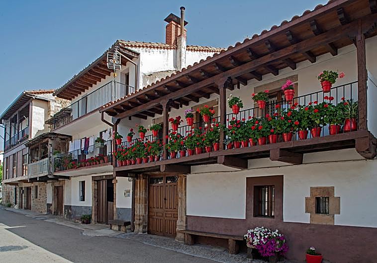 Imagen principal - Rincones de Espinosa de los Monteros.