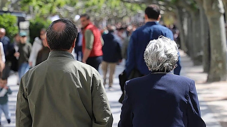 Una campaña municipal busca combatir la soledad no deseada en Burgos
