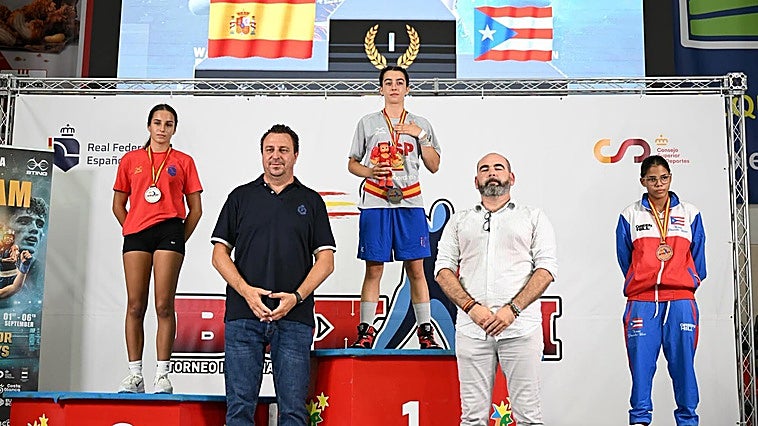 El boxeo de Burgos brilla en el torneo internacional BOXAM con cuatro medallas