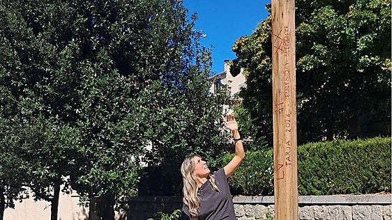 Un pueblo de Burgos inaugura una instalación artística que rinde homenaje a la memoria pastoril y a los saberes rurales