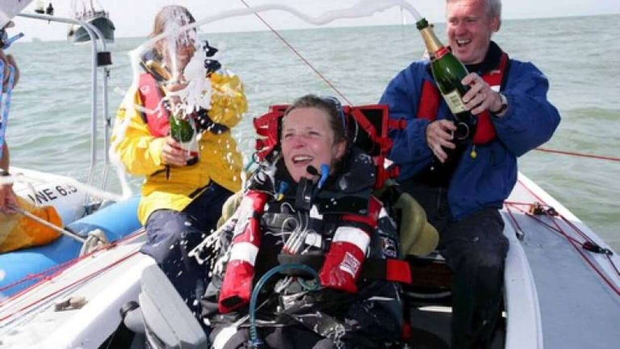 Una británica tetrapléjica cruza el Canal de la Mancha a vela en solitario