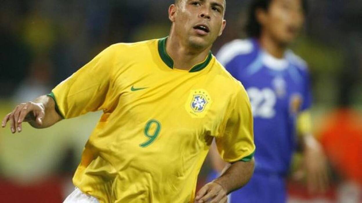 JAPÓN-BRASIL (1-4). Ronaldo reaparece con dos goles, rompe marcas y empuja a Brasil