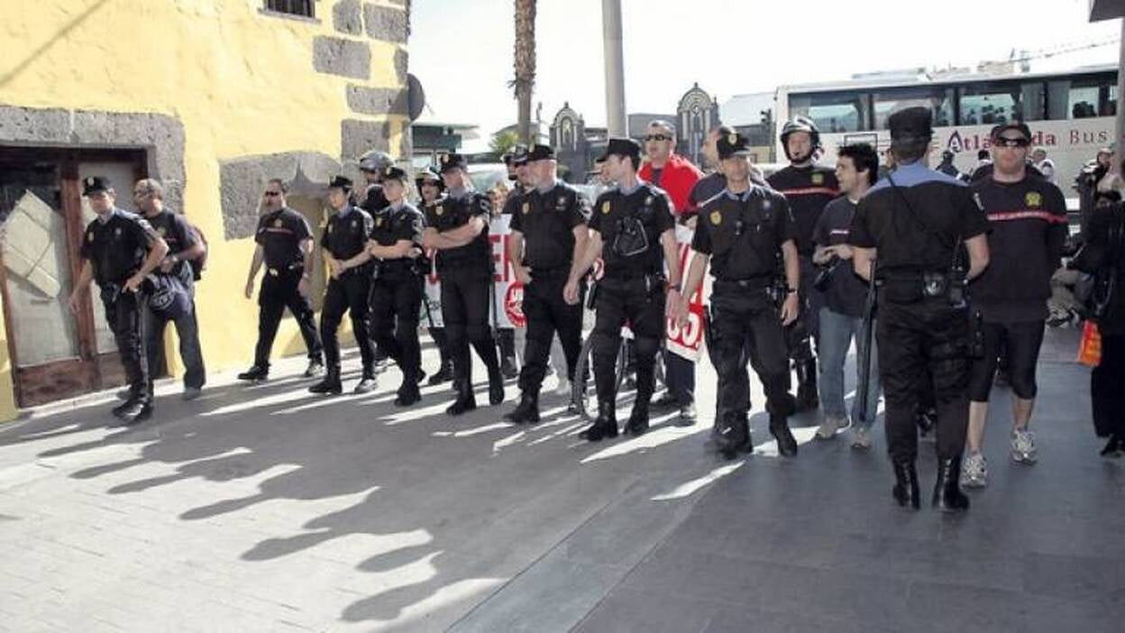 Luzardo cierra la puerta a la negociación con Bomberos