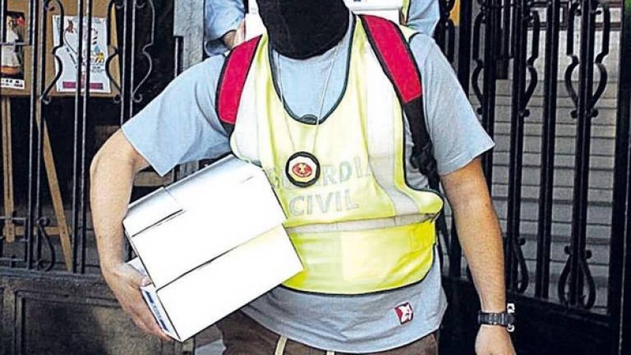 Troya compró 6.672 sacos de cemento en once meses