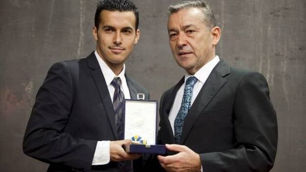 Pedrito recoge su Medalla de Oro de Canarias