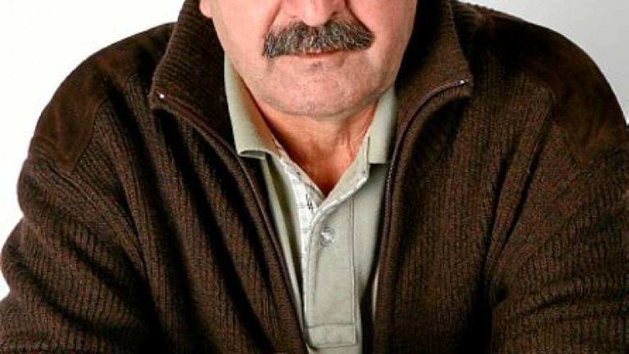 Adolfo Santana, almendra de plata de este año