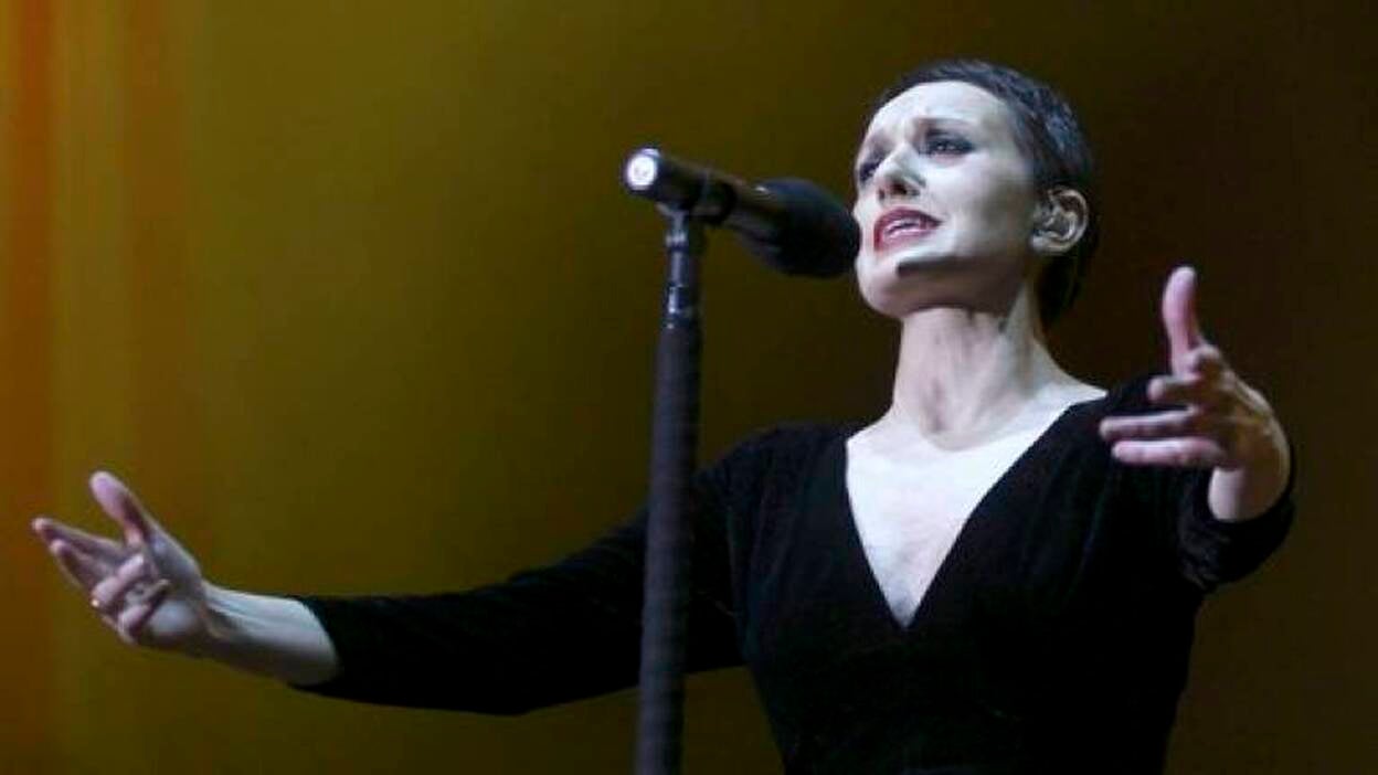 El esperado regreso de Luz Casal llena el Madrid Arena