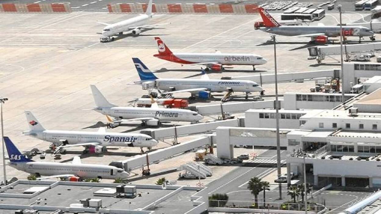 Las aerolíneas planean subir los billetes por el petróleo