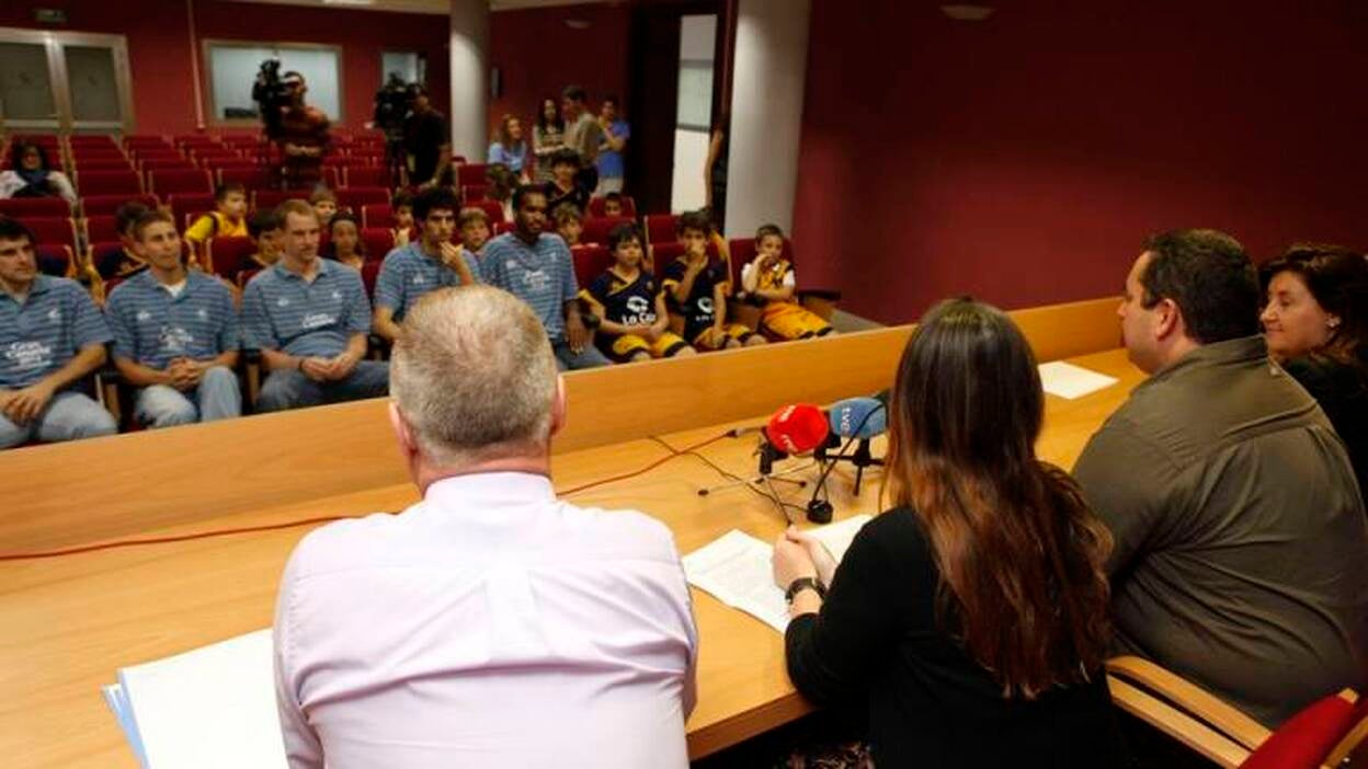 El Colegio de Dentistas y el Granca difunden la salud bucodental