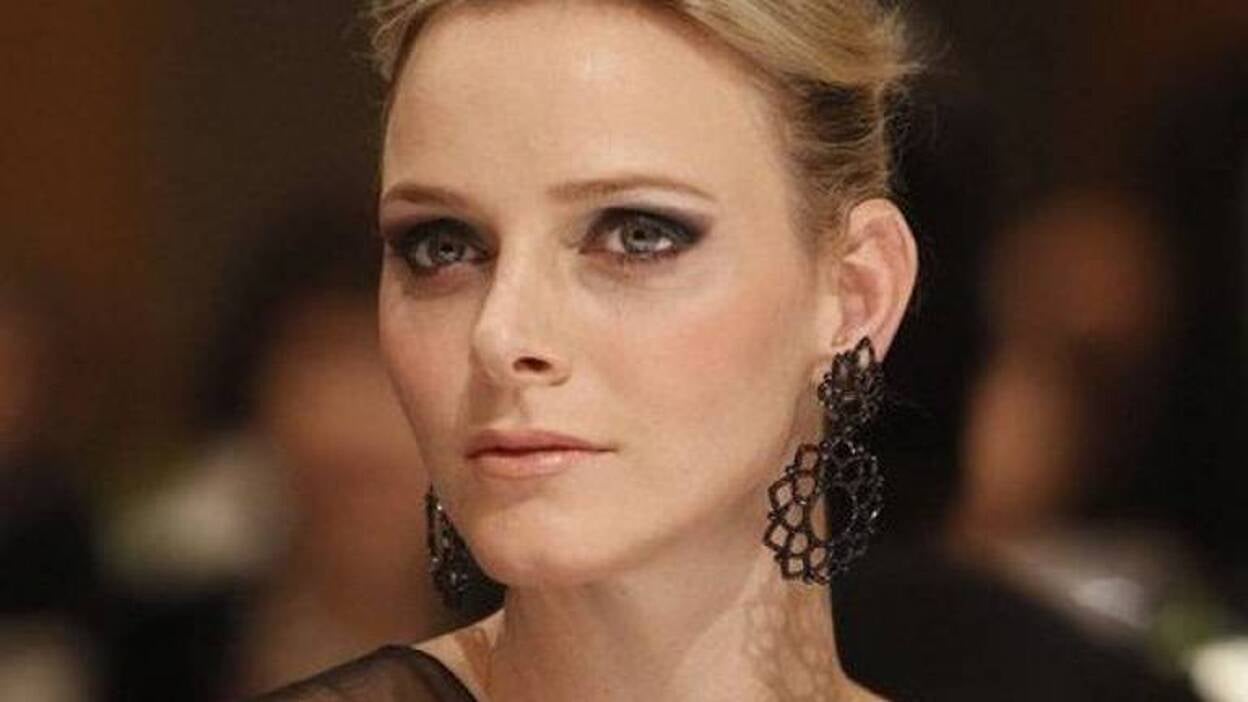 Charlene Wittstock se convierte al catolicismo antes de la boda con Alberto