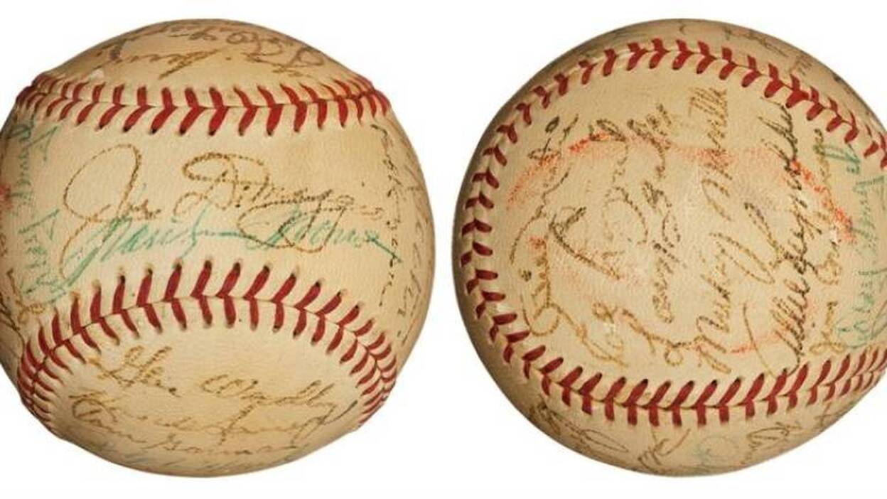 Subastan una bola con un beso de Marilyn