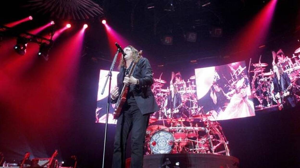 Maná combina con acierto espectáculo y calidez en Madrid