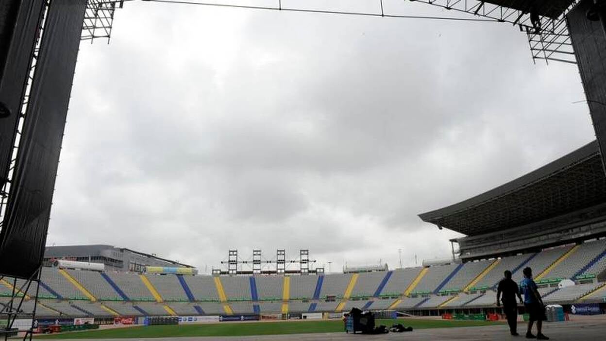 Preparativos para el concierto de Maná