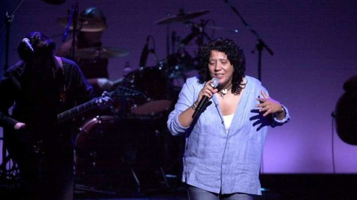 Rosana estrena en directo "Buenos días, mundo"