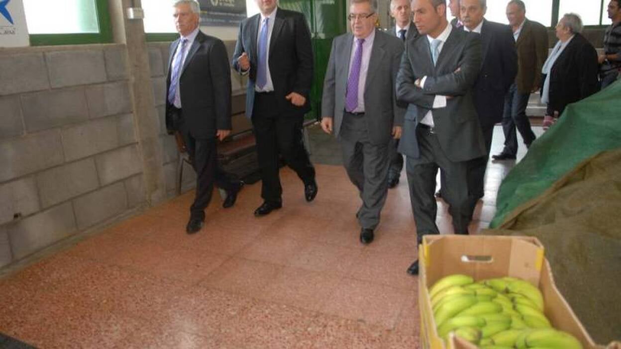 Bravo de Laguna anuncia un Plan de Emergencia Social en 2012