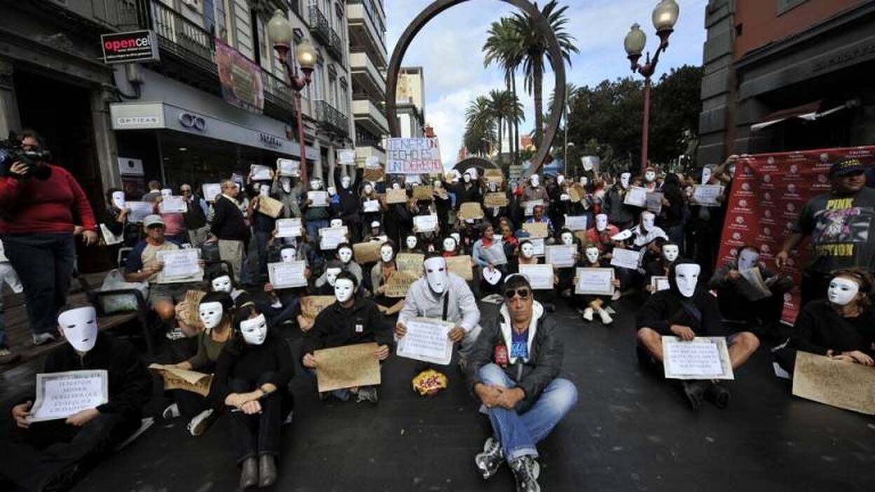 Triana acoge un 'flashmob' para los sin hogar