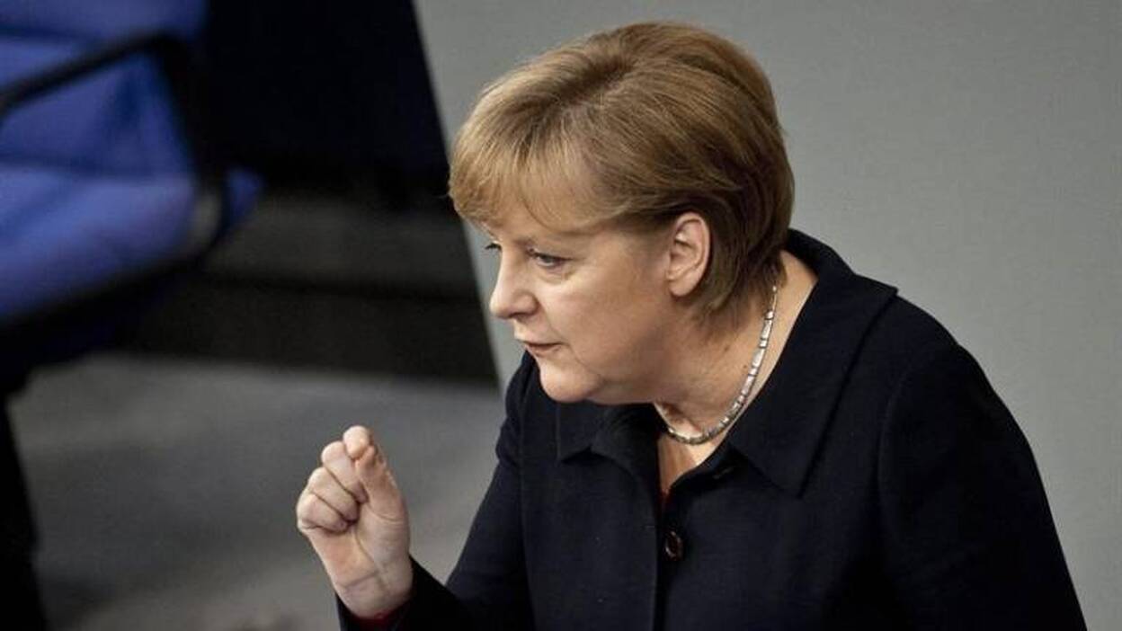 Merkel se mantiene en su línea de pedir cambios de los tratados