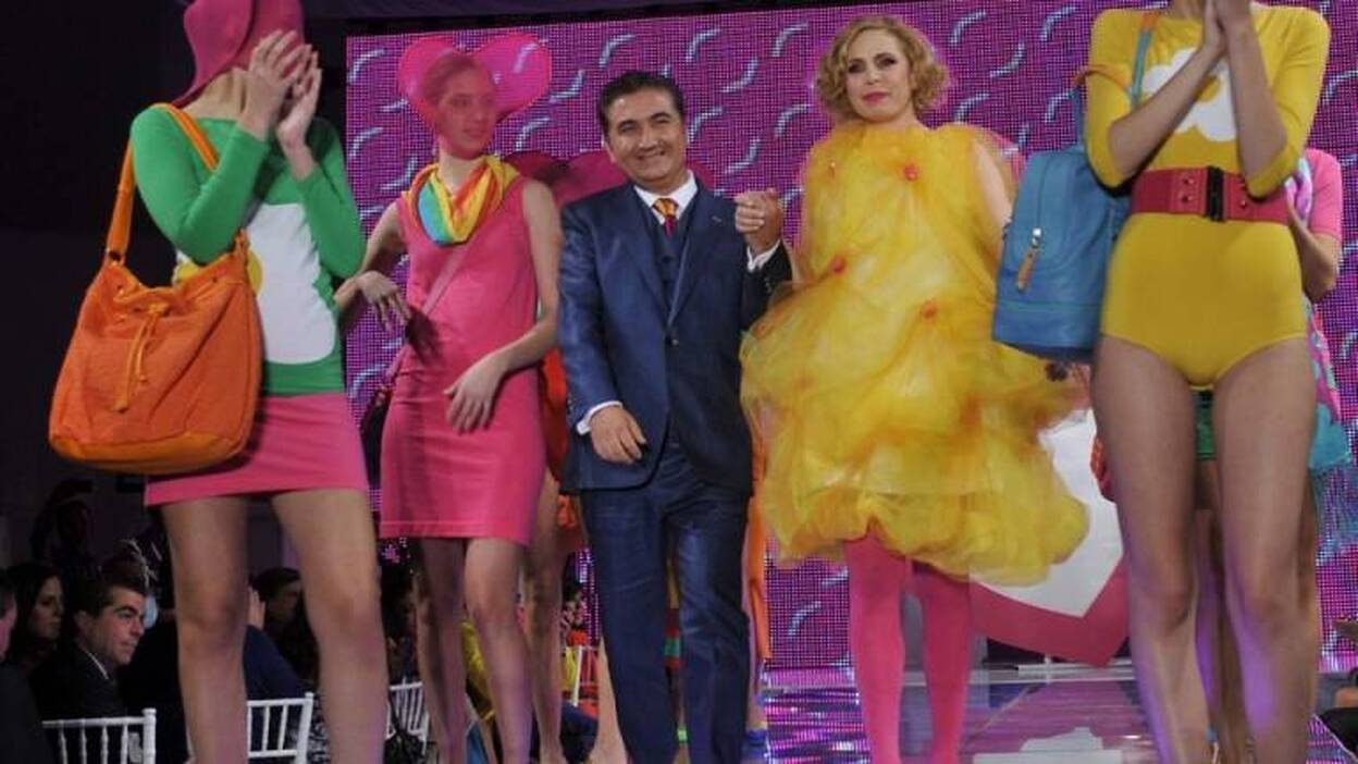 Ágatha y sus coloridos corazones