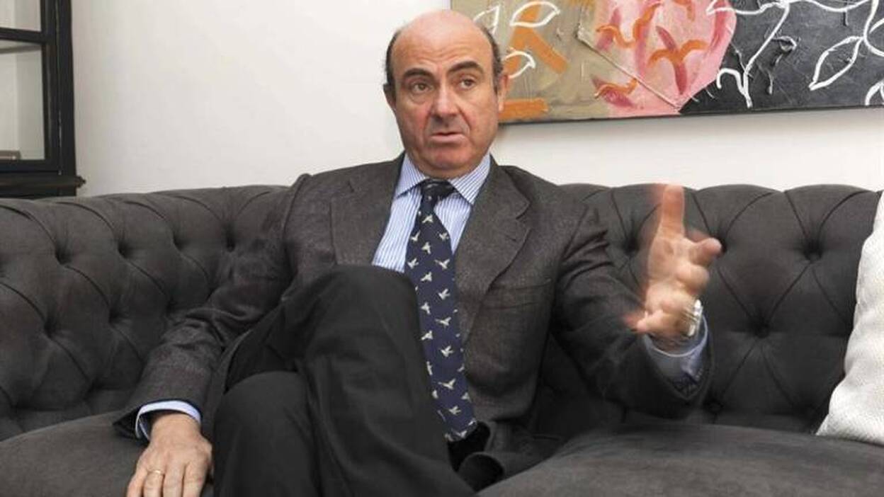 De Guindos afirma que España superará la crisis "por su propia fuerza"